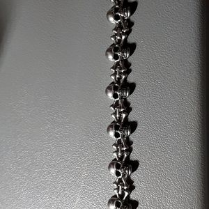 A skull stainless steel bracelet